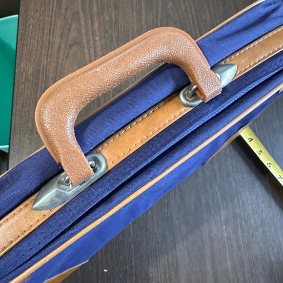 Vintage Zip Up Travel Case. Blue Fabric. No Key. One Handle. Brown Faux Leather - Picture 5 of 8